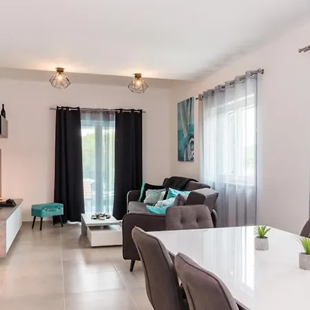 Villa Horizon For 18 People Near With Large Garden And Children Playground